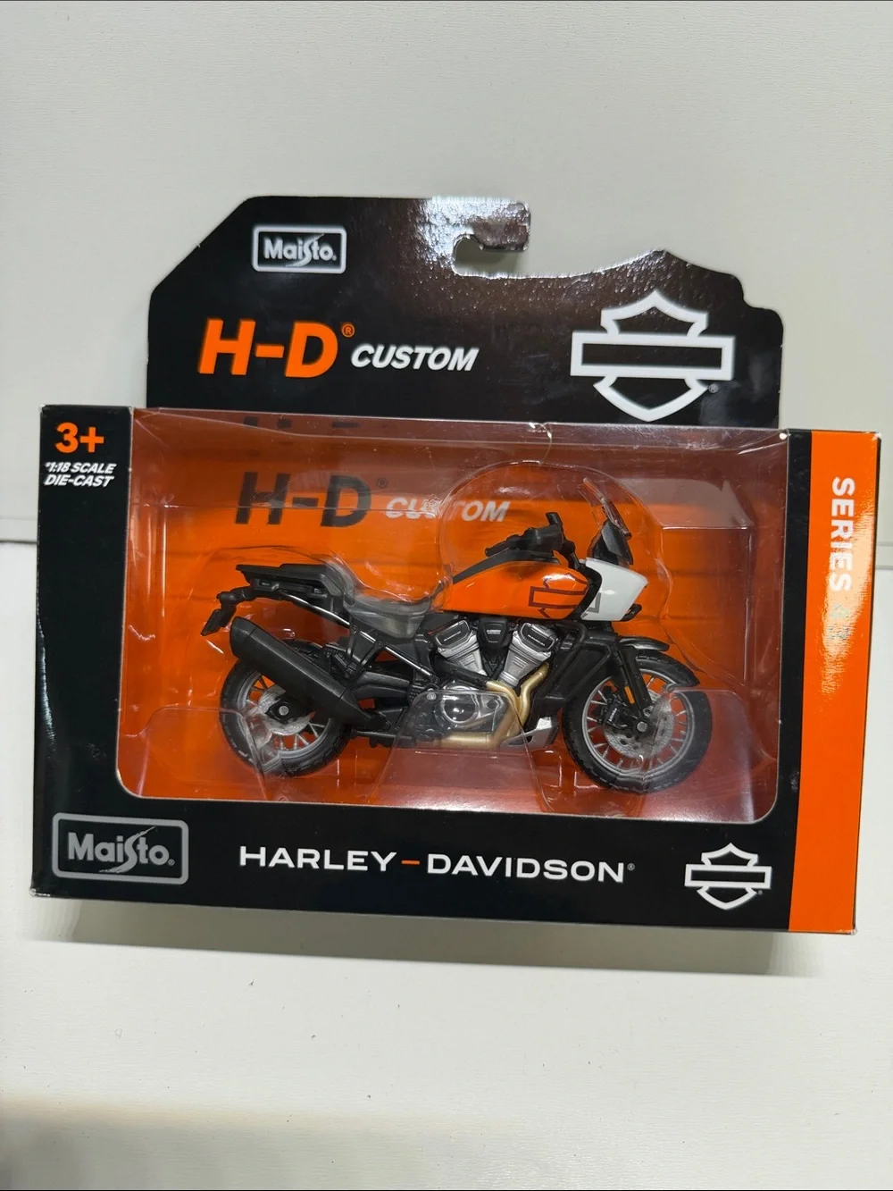 Maisto Harley-Davidson H-D Custom Orange Die-Cast Toy Motorcycle